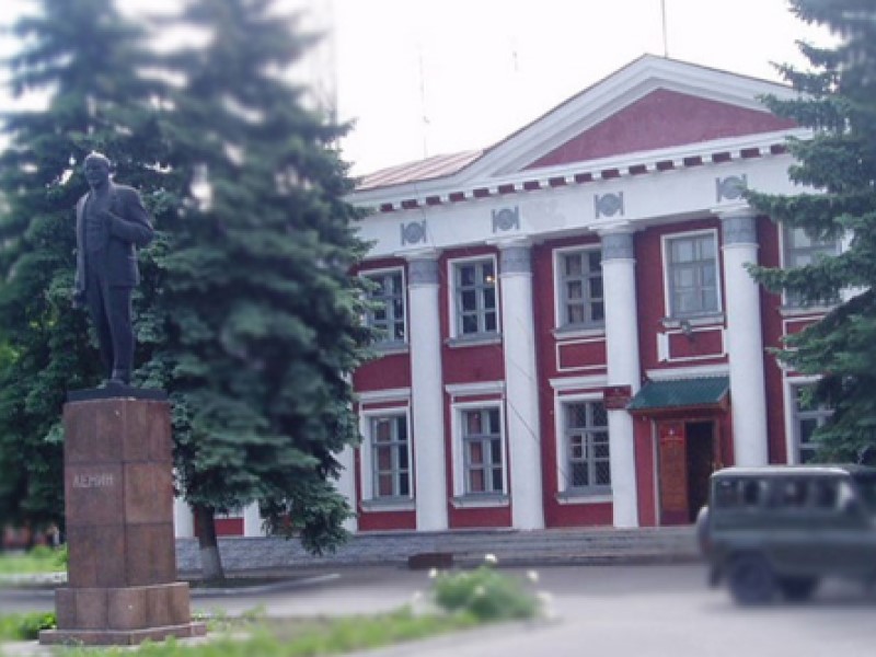 Здание Администрации Льговского района Курской области.
