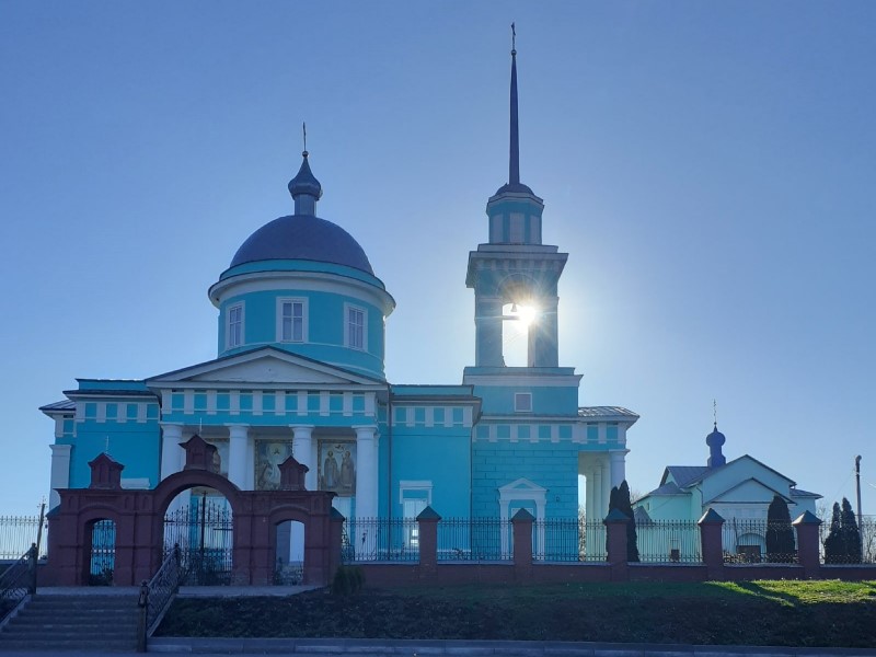 Храм Воскресения Христова в с. Большие Угоны.